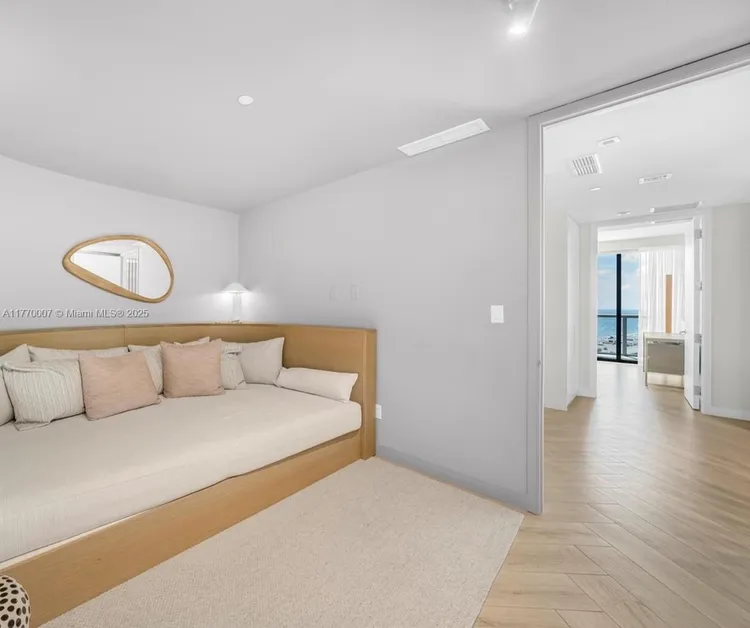 W South Beach #1604 image #23