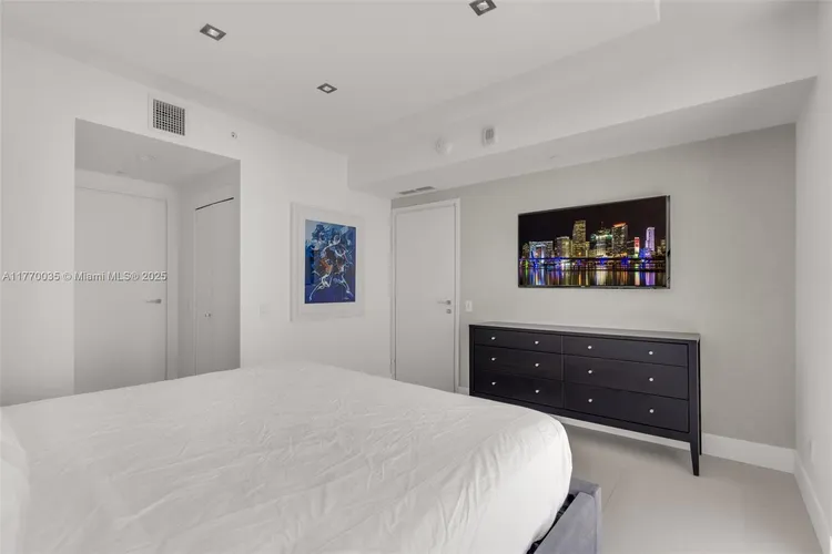 Brickell House #3403 image #19