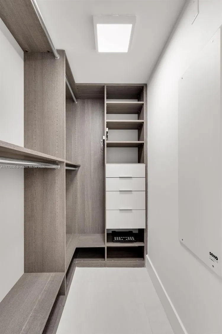 Brickell House #3403 image #20