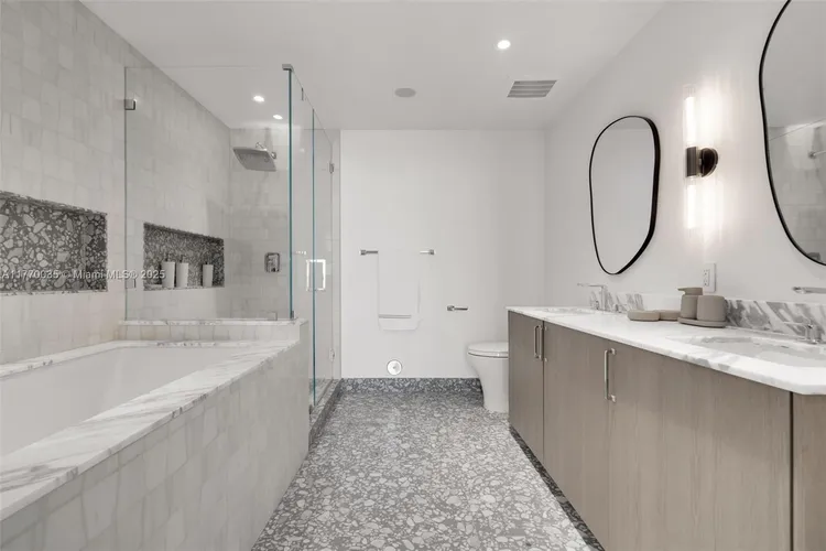 Brickell House #3403 image #21