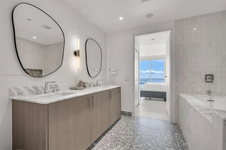 Brickell House #3403 image #22