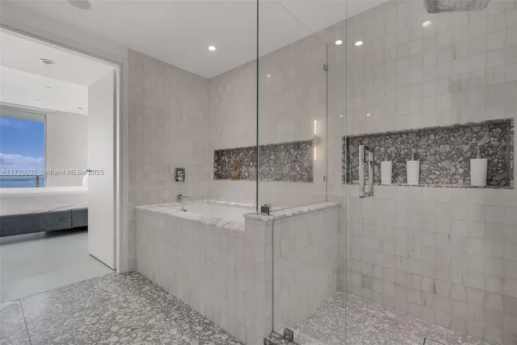 Brickell House #3403 image #23