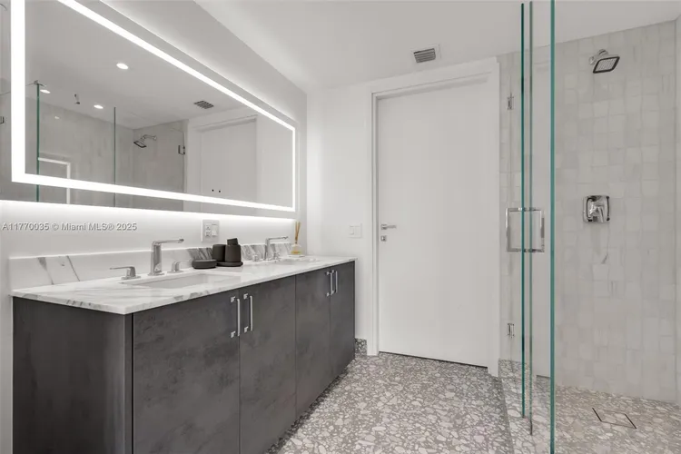 Brickell House #3403 image #26