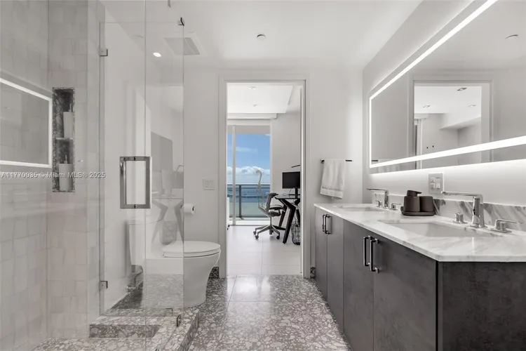 Brickell House #3403 image #27