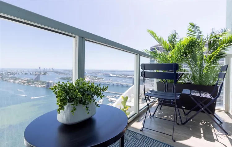 Quantum on the Bay #4503 image #12