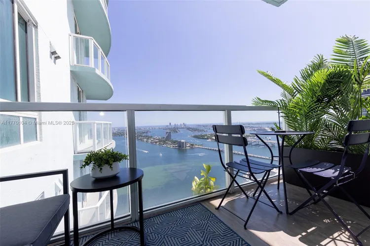 Quantum on the Bay #4503 image #14