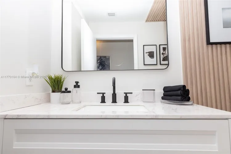 Quantum on the Bay #4503 image #18