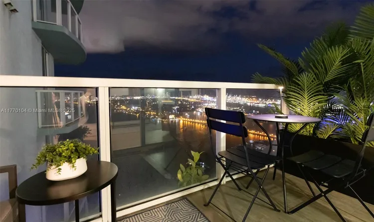 Quantum on the Bay #4503 image #25