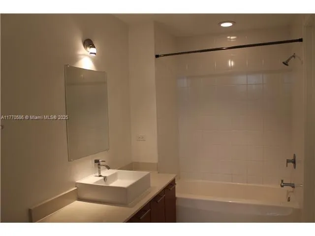 Midtown 4 #H2510 image #7