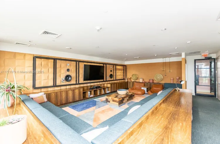 Hyde Midtown #1015 image #12