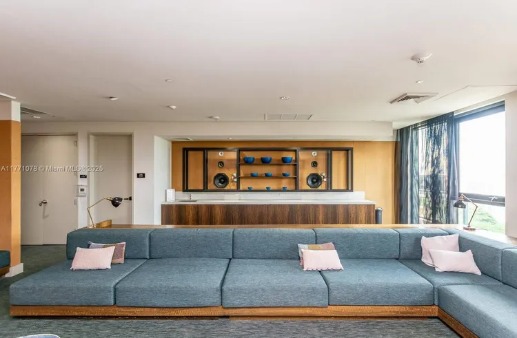 Hyde Midtown #1015 image #14