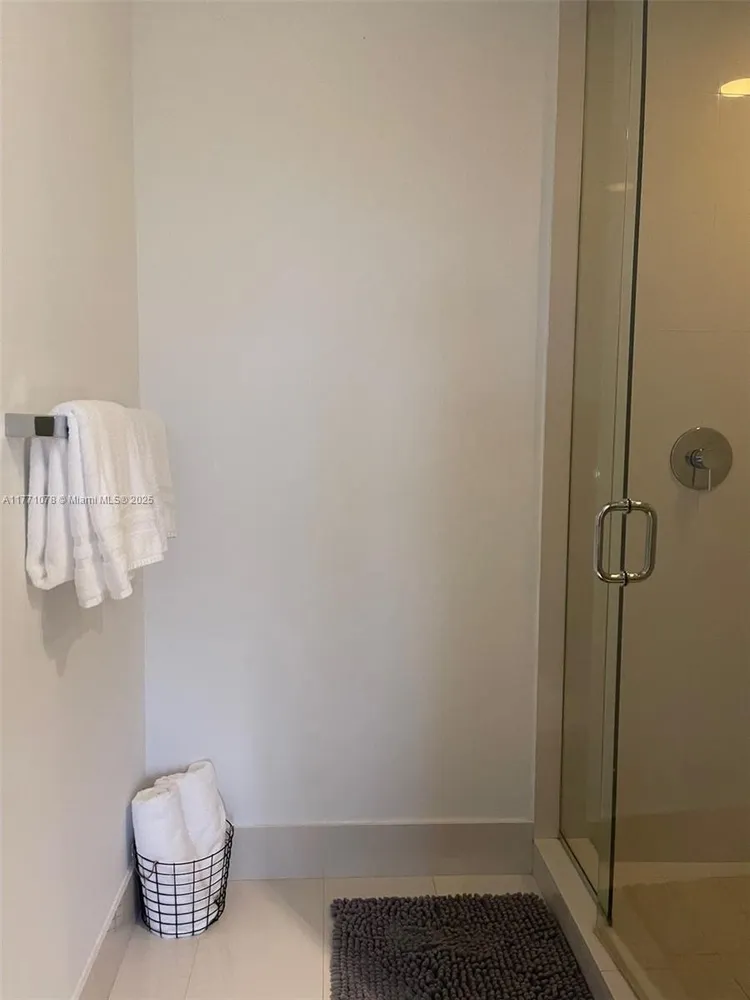 Hyde Midtown #1015 image #6