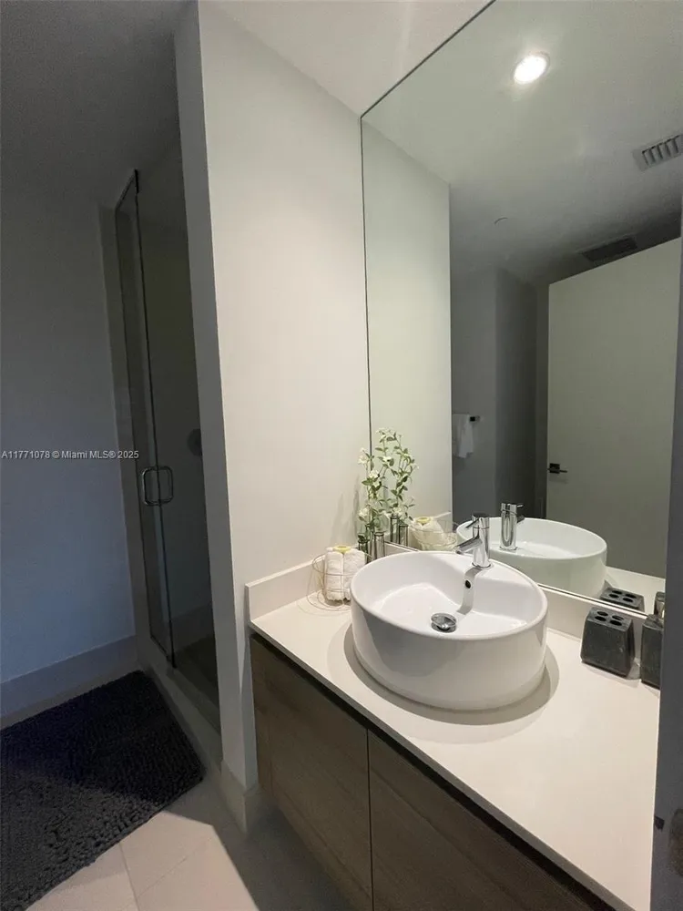 Hyde Midtown #1015 image #7