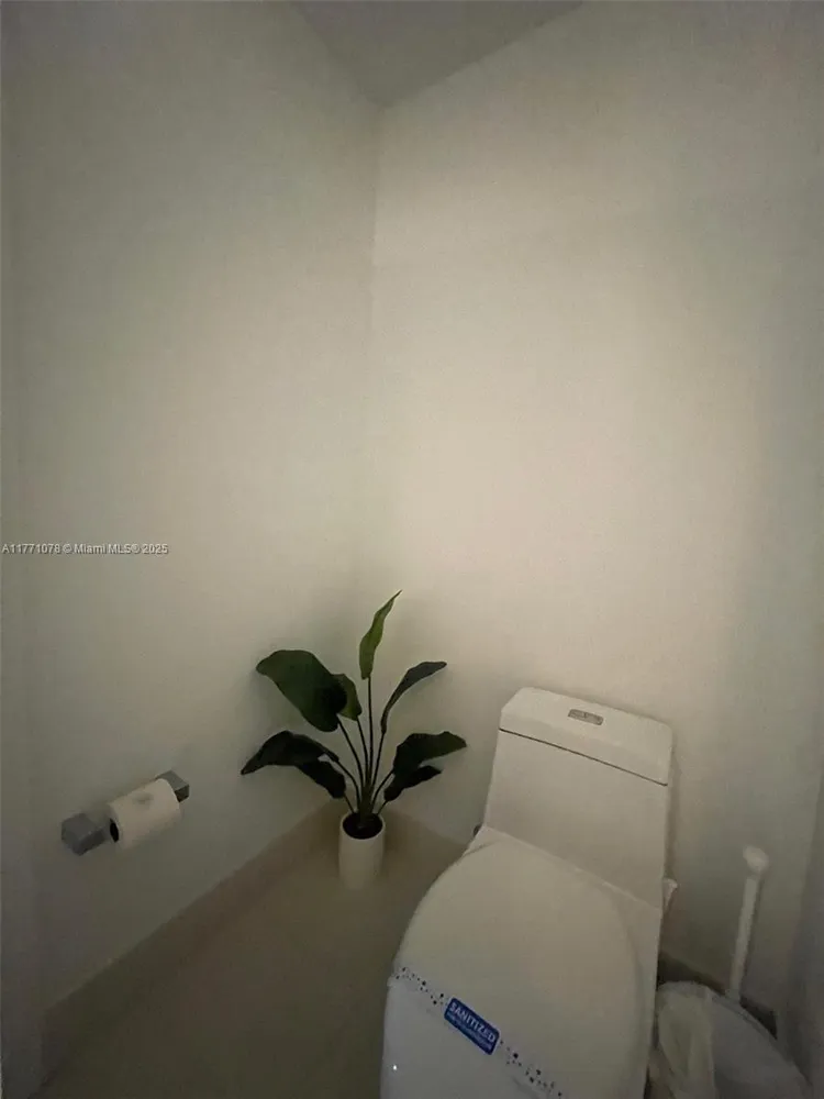 Hyde Midtown #1015 image #9