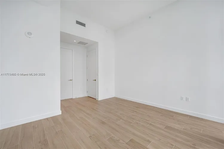 Mr. C Residences Bayshore Tower #1009 image #33