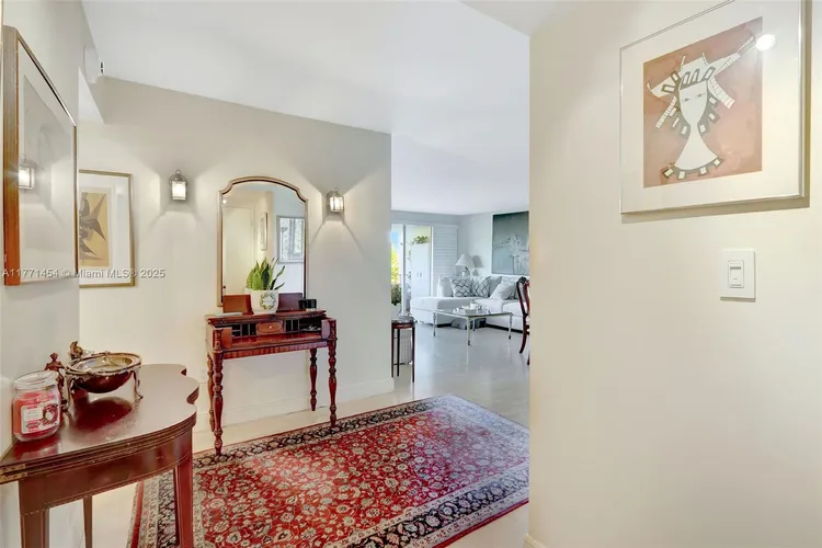 Commodore Club West #310 image #13