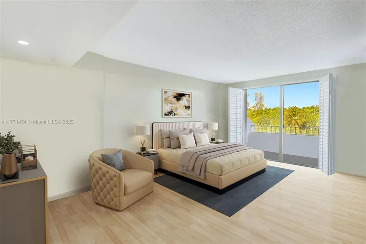 Commodore Club West #310 image #30