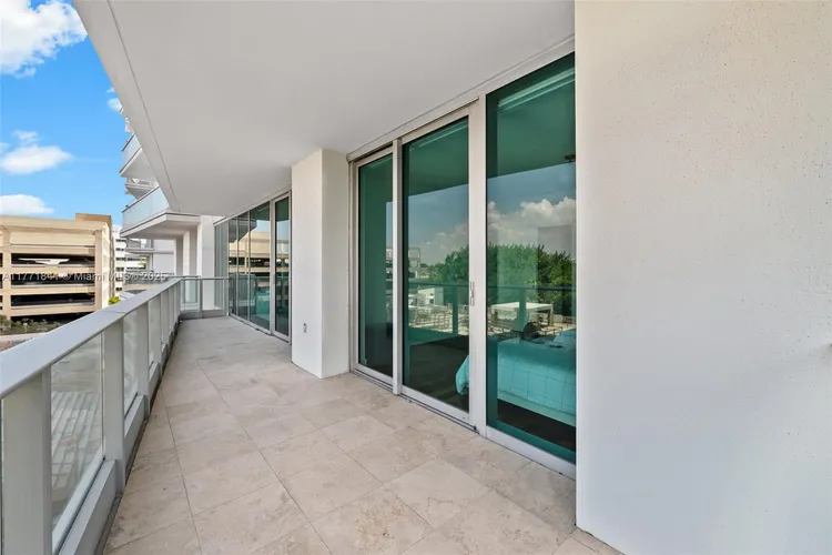 Grovenor House #708 image #15