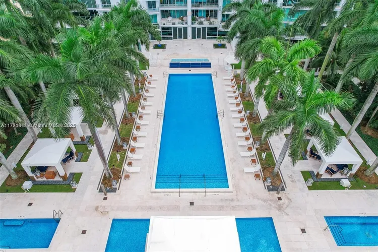 Grovenor House #708 image #17