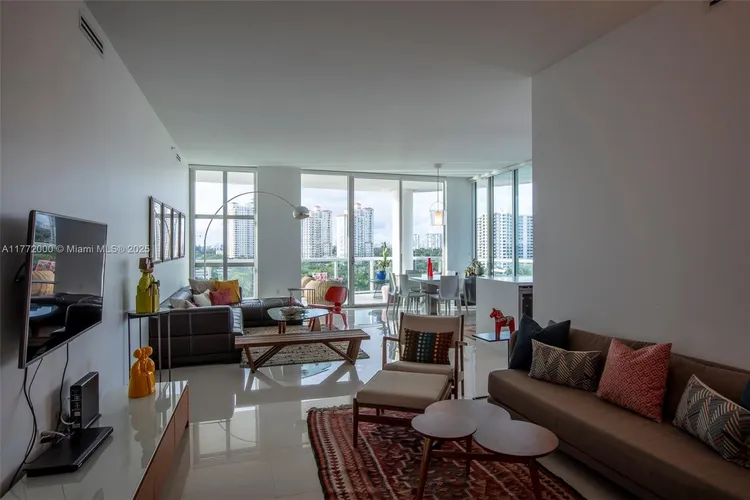 Atrium #2-1002 image #10