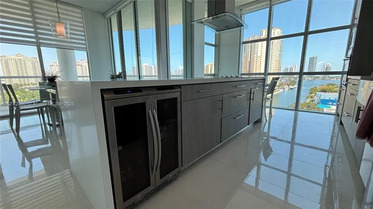 Atrium #2-1002 image #12