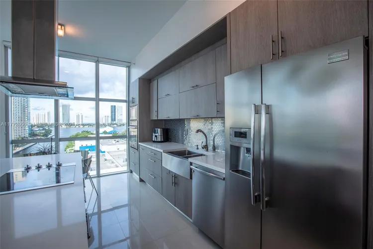 Atrium #2-1002 image #13