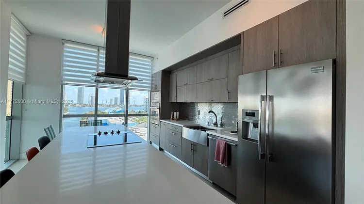 Atrium #2-1002 image #14