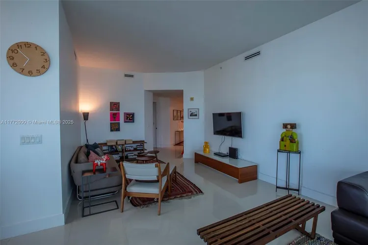 Atrium #2-1002 image #17