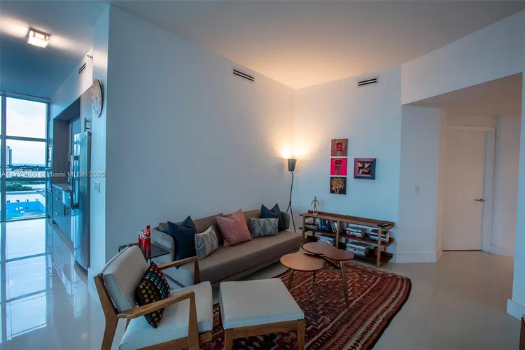 Atrium #2-1002 image #18