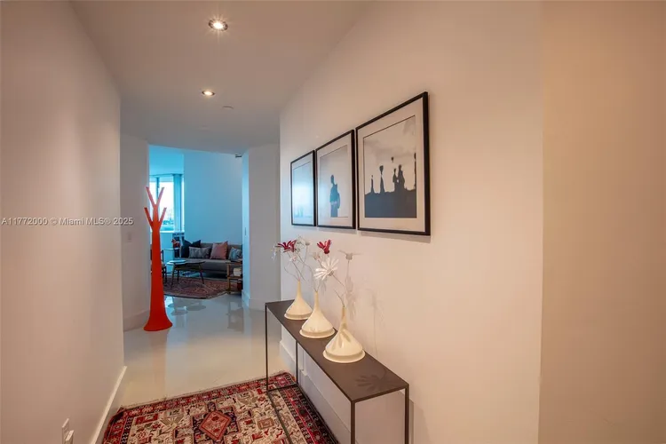 Atrium #2-1002 image #21