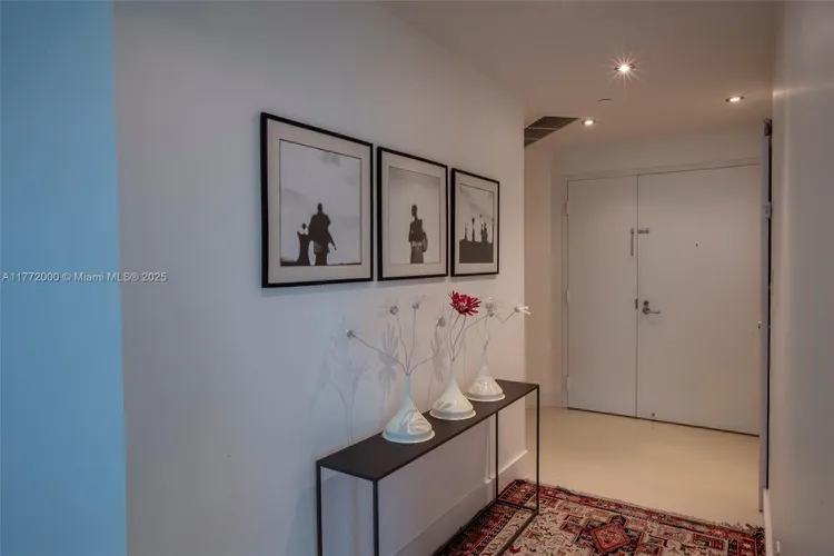 Atrium #2-1002 image #22