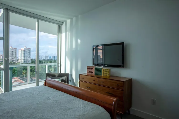 Atrium #2-1002 image #24