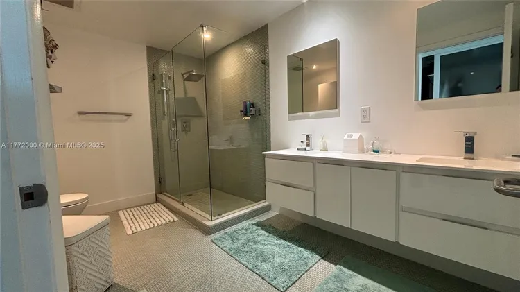 Atrium #2-1002 image #25