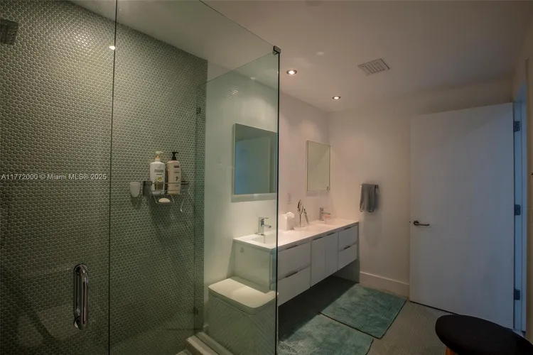 Atrium #2-1002 image #26