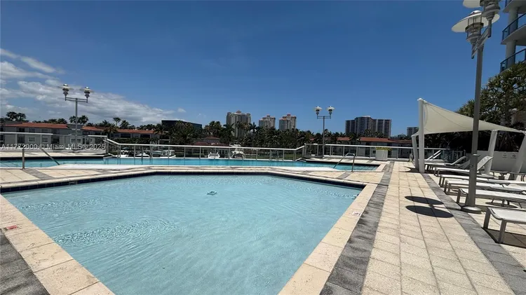 Atrium #2-1002 image #42