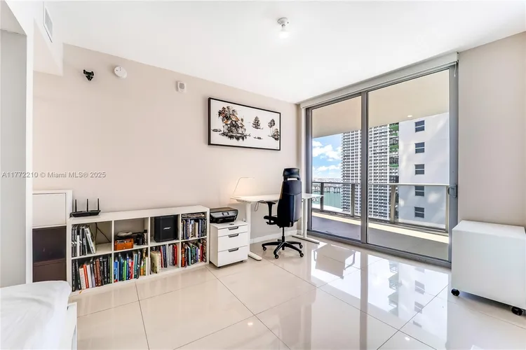 Aria on the Bay #1810 image #11