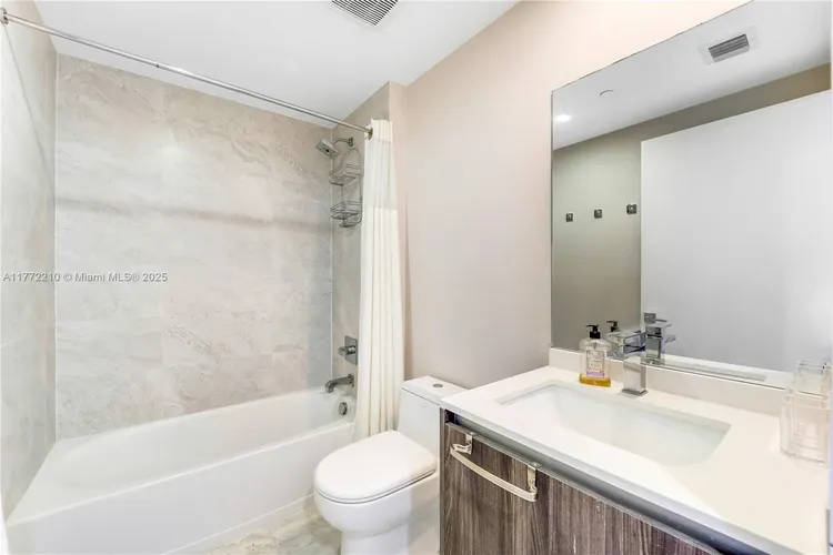 Aria on the Bay #1810 image #12