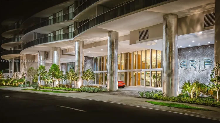 Aria on the Bay #1810 image #17