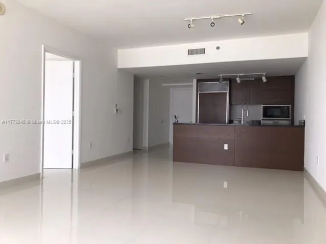 Icon Brickell I #4412 image #8