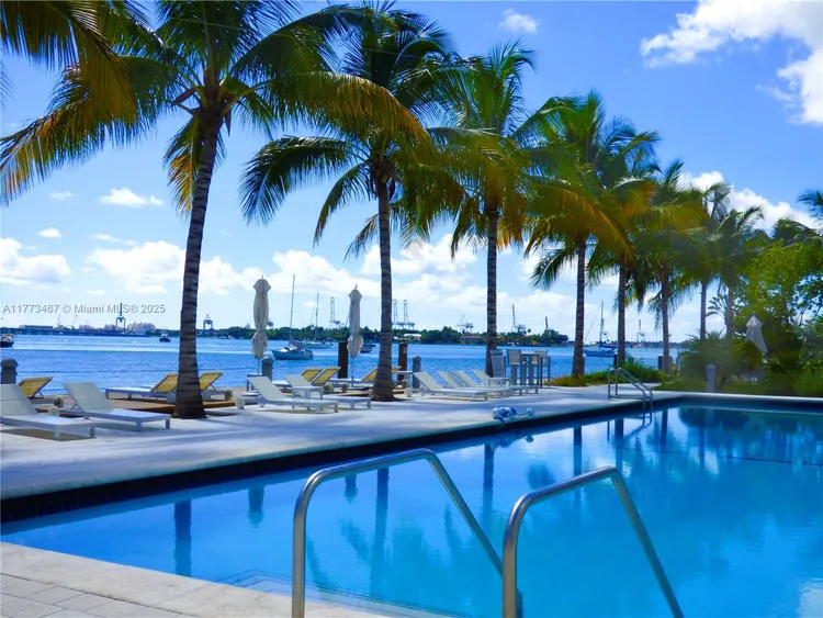 Belle Plaza #210 image #19