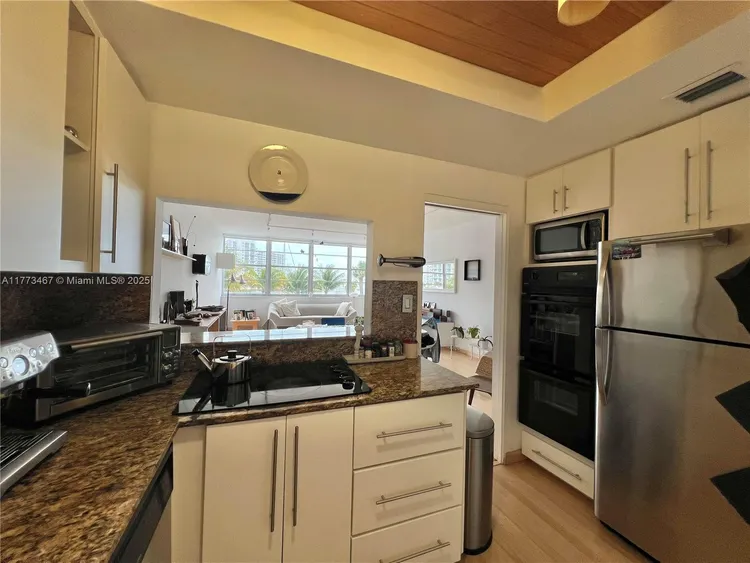 Belle Plaza #210 image #7