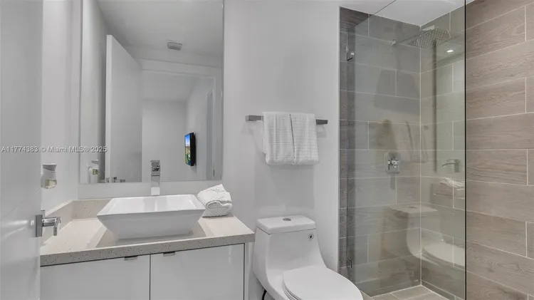 Fortune House #1801 image #12