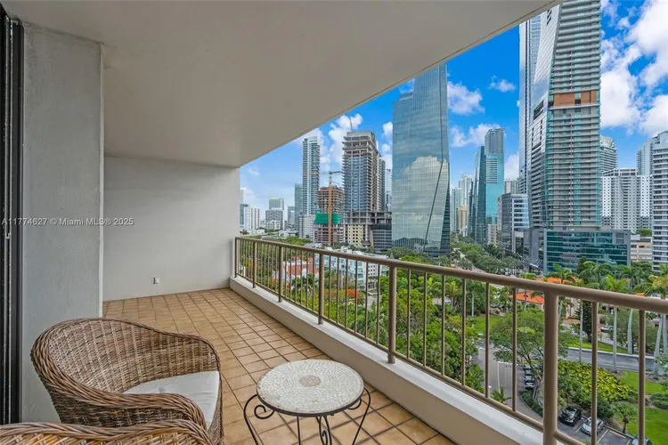 Villa Regina Condo #808 image #11