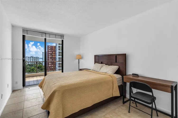 Villa Regina Condo #808 image #18