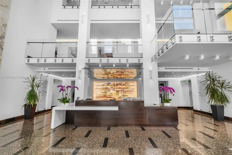 Villa Regina Condo #808 image #25