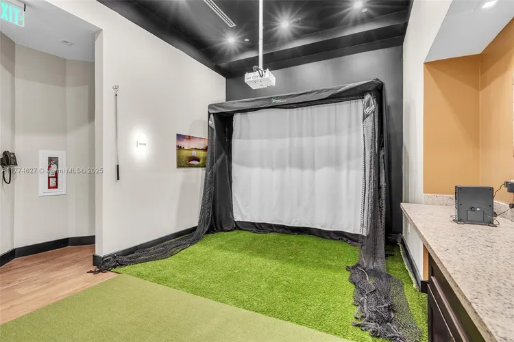 Villa Regina Condo #808 image #28