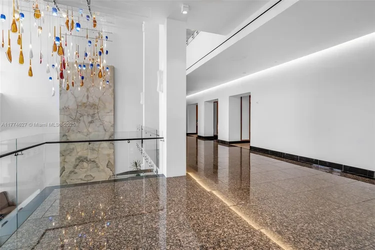 Villa Regina Condo #808 image #34