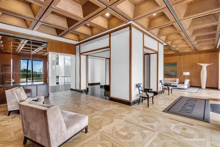 Villa Regina Condo #808 image #35