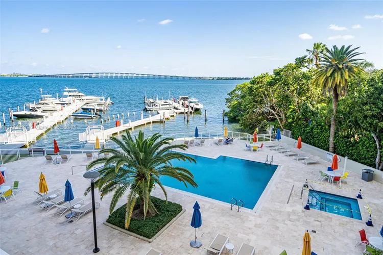 Villa Regina Condo #808 image #37