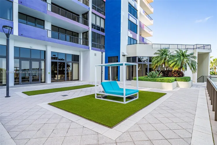 Villa Regina Condo #808 image #38